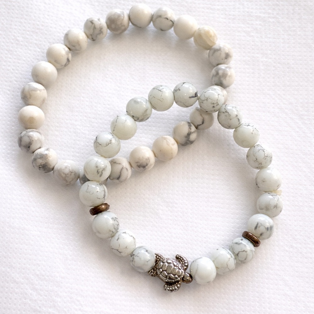 White Howlite Beaded Bracelets – Turtle Charm Set 🤍‎